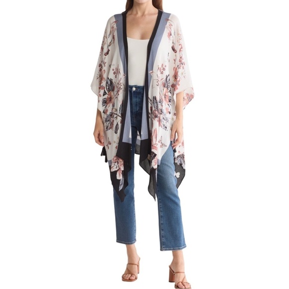 Vince Camuto Tops - Vince Camuto Floral Kimono with Black Trim